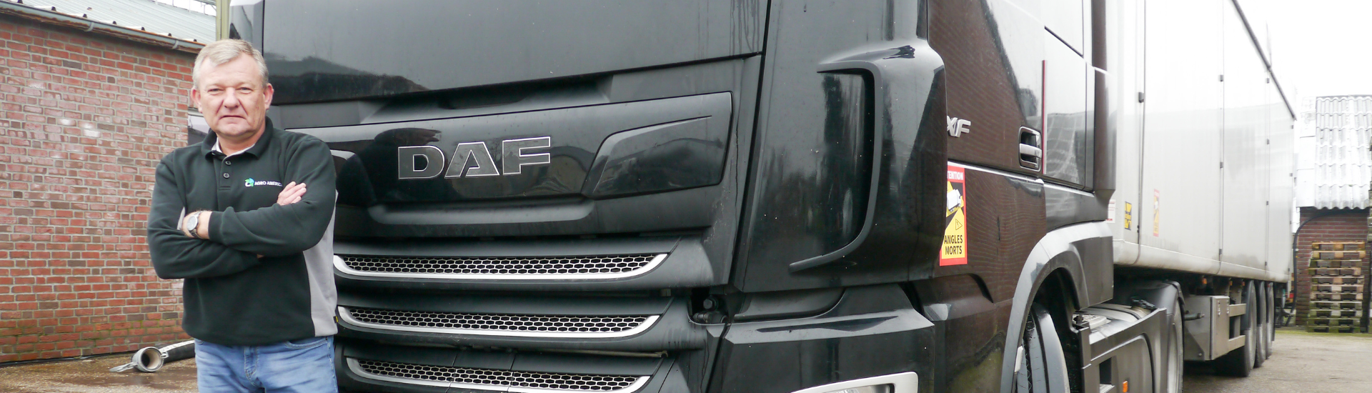 Driver C + E - Walking-floor trailer with compost