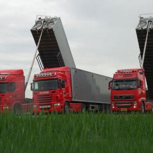 Driver C+E transport with silo trailer